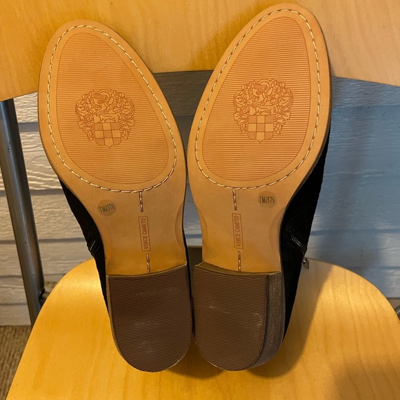 VINCE CAMUTO Blqck Perforated Suede Leather Zip Ankle Booties Sz 7M /37.5 NWOT - Picture 7 of 8